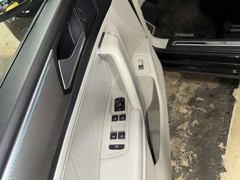Used 2022 Volkswagen Tiguan SE R-Line AWD/4WD image 22