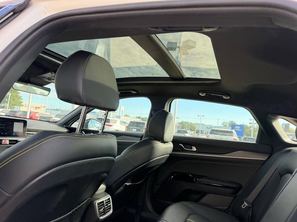Used 2025 Kia K5 GT FWD image 9