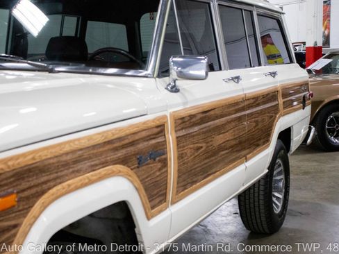 Used 1987 Jeep Grand Wagoneer AWD/4WD image 22