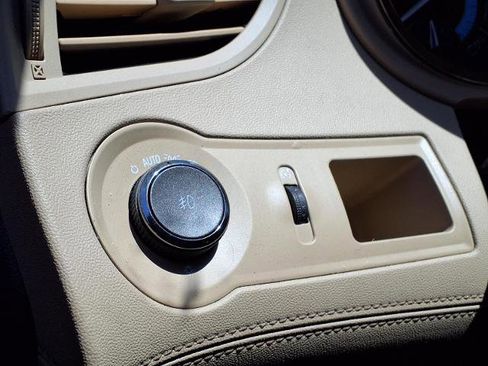 Used 2011 Buick LaCrosse CXL FWD image 14