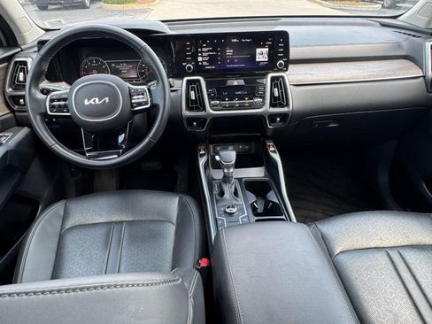Used 2023 Kia Sorento S w/ Panoramic Sunroof Package AWD/4WD image 12