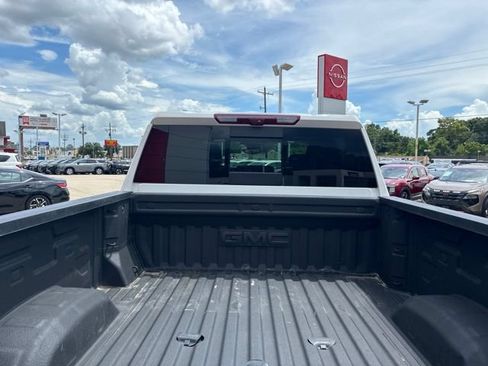 Used 2025 GMC Sierra 2500 AT4 w/ AT4 Premium Plus Package AWD/4WD image 8