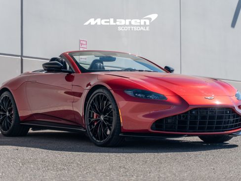 Used 2022 Aston Martin V8 Vantage Roadster RWD image 9