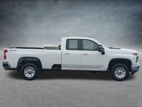Used 2020 Chevrolet Silverado 2500 LT AWD/4WD image 6