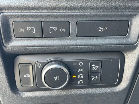 Certified 2022 Ford F150 XLT w/ Equipment Group 302A High image 22