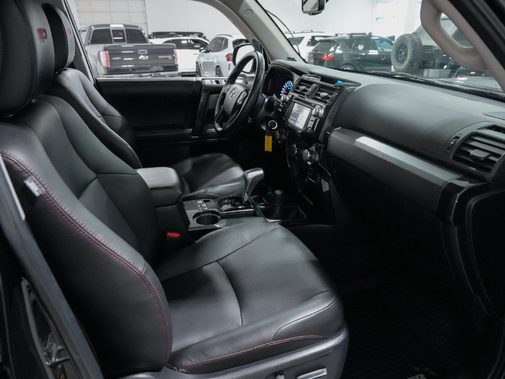 Used 2018 Toyota 4Runner TRD Off-Road Premium AWD/4WD image 26
