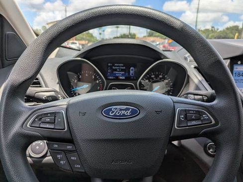 Used 2019 Ford Escape SE FWD image 28
