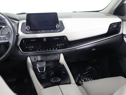 Used 2023 Nissan Rogue SL AWD/4WD image 35