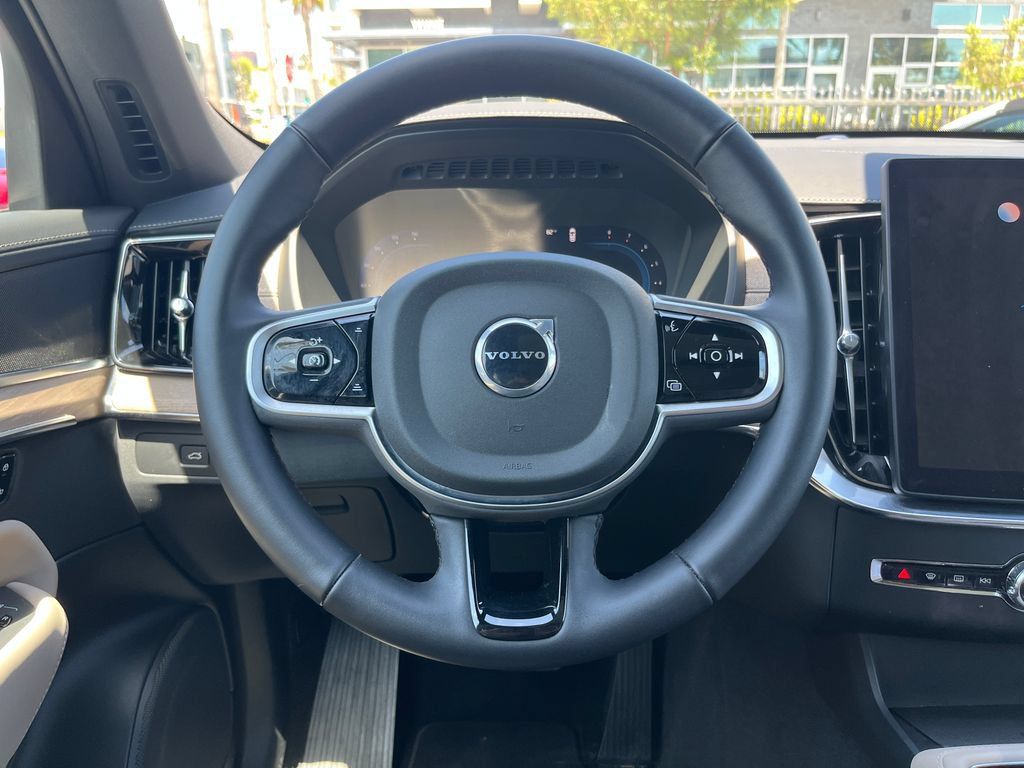 Used 2025 Volvo XC90 B5 Core w/ Protection Package Premier AWD/4WD image 27