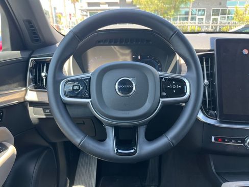 Used 2025 Volvo XC90 B5 Core w/ Protection Package Premier AWD/4WD image 27