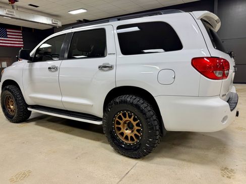 Used 2010 Toyota Sequoia Limited AWD/4WD image 9