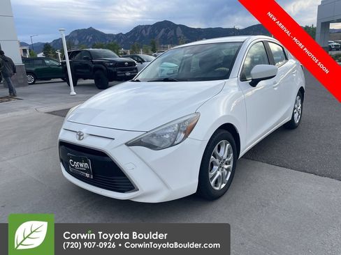 Used 2018 Toyota Yaris iA FWD image 3