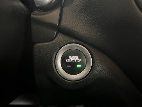 Used 2018 Chevrolet Equinox LT image 24