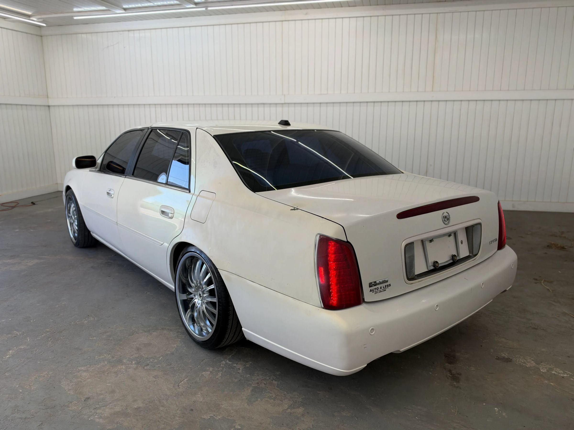 Used 2004 Cadillac De Ville DTS w/ Equipment Group FWD image 7
