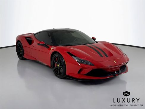 Used 2021 Ferrari F8 Tributo RWD image 3