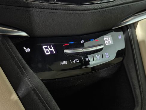 Used 2017 Cadillac XT5 Luxury w/ Driver Awareness Package image 32