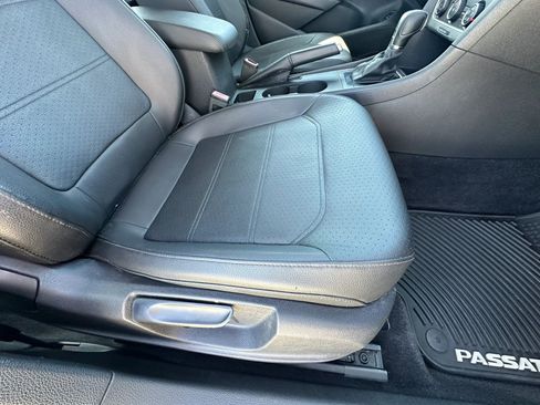 Used 2014 Volkswagen Passat 1.8T Wolfsburg Edition image 21