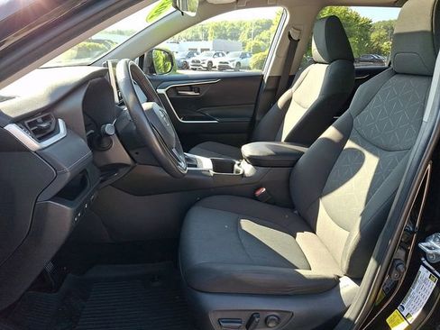 Certified 2025 Toyota RAV4 XLE w/ Convenience Package AWD/4WD image 13