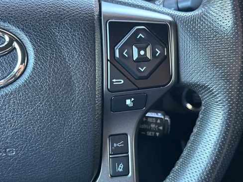 Used 2022 Toyota Tacoma TRD Off-Road image 26