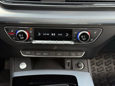 Used 2025 Audi Q5 2.0T Premium Plus image 32