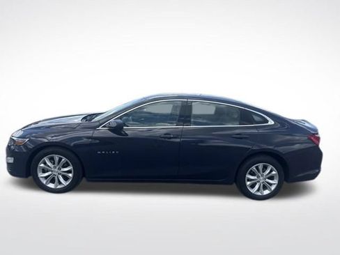 Used 2025 Chevrolet Malibu LT FWD image 2