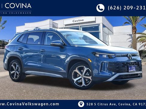 New 2025 Volkswagen Tiguan SE image 1