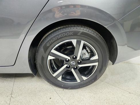 Used 2024 Nissan Sentra SV image 39