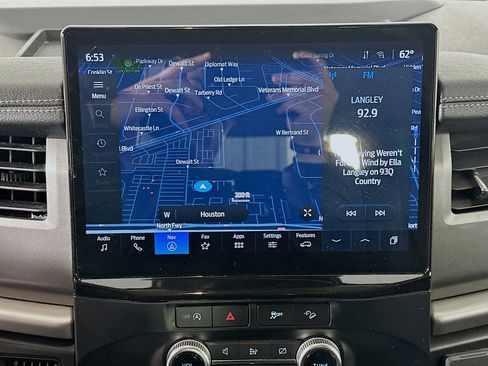 Used 2024 Ford Expedition XLT image 22