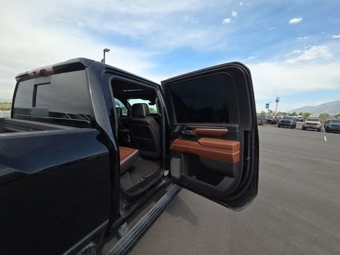 Used 2024 GMC Sierra 3500 Denali Ultimate AWD/4WD image 23