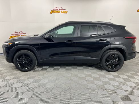 Used 2024 Chevrolet Trax ACTIV image 2