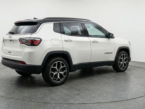 Used 2025 Jeep Compass Limited AWD/4WD image 9