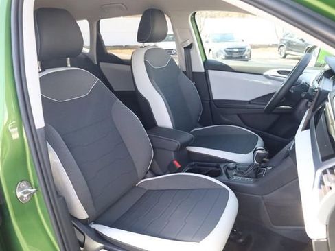 New 2026 Volkswagen Taos SE image 19