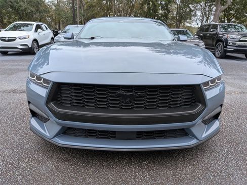 Used 2024 Ford Mustang Coupe image 9
