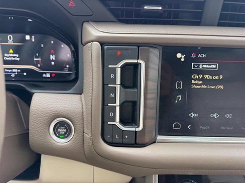 Used 2022 GMC Yukon XL Denali w/ Max Trailering Package AWD/4WD image 18