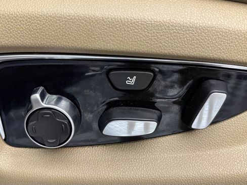 Used 2019 Cadillac Escalade Platinum AWD/4WD image 32