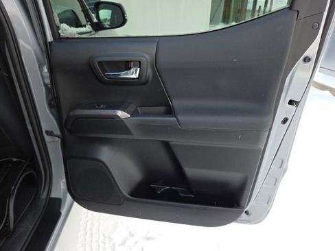 Used 2021 Toyota Tacoma TRD Off-Road image 46