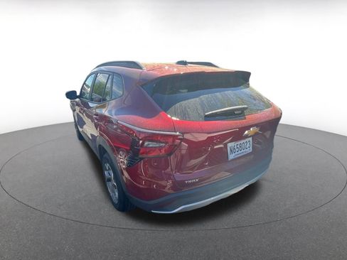 Used 2025 Chevrolet Trax LT image 4