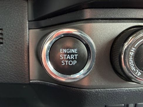 Used 2019 Toyota Tacoma TRD Sport image 34