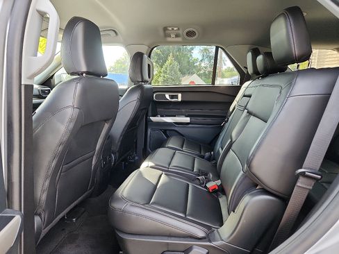Used 2023 Ford Explorer XLT w/ Equipment Group 202A image 10