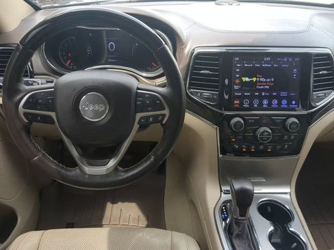 Used 2020 Jeep Grand Cherokee Overland AWD/4WD image 15