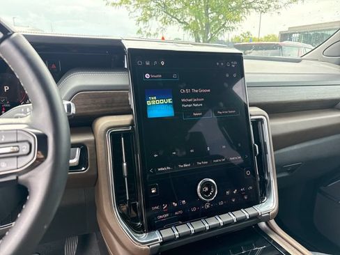 Used 2026 GMC Yukon Denali Ultimate AWD/4WD image 18