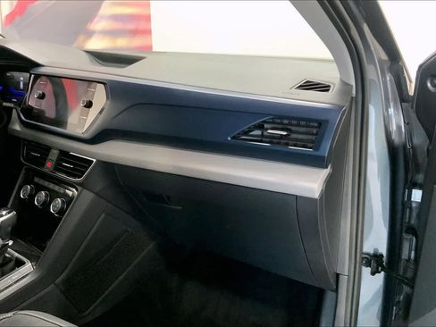 Used 2023 Volkswagen Taos SE w/ Black Wheel Package image 21