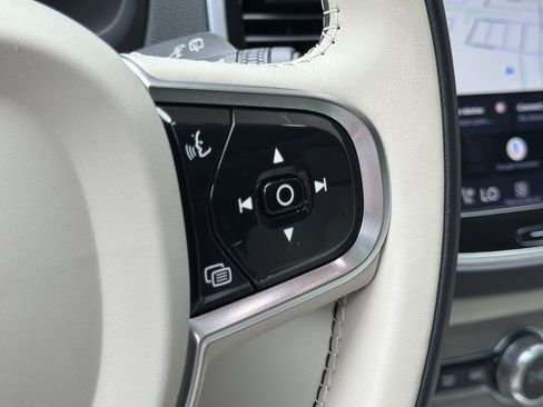 Certified 2023 Volvo XC90 B5 Plus AWD/4WD image 20