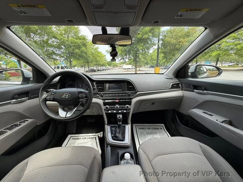 Used 2020 Hyundai Elantra SE w/ Cargo Package (C1) FWD image 16