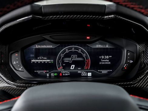 Used 2023 Lamborghini Urus S image 16