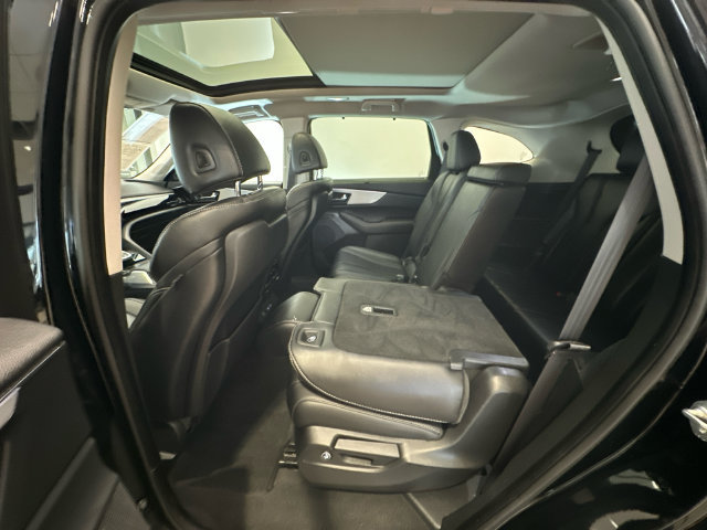 Certified 2024 Acura MDX w/ Technology Package AWD/4WD image 17