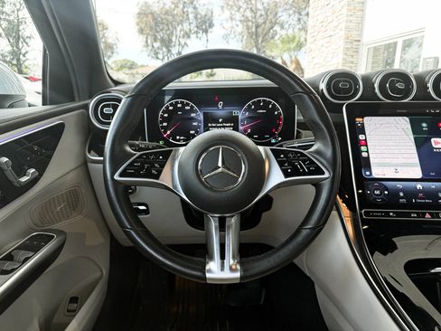 Used 2023 Mercedes-Benz GLC 300 4MATIC image 25