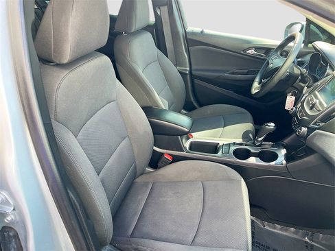 Used 2018 Chevrolet Cruze LT image 25