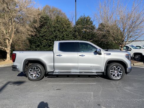 Used 2022 GMC Sierra 1500 SLT w/ SLT Premium Package image 10
