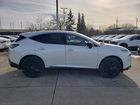 Used 2025 Nissan Murano SV image 11